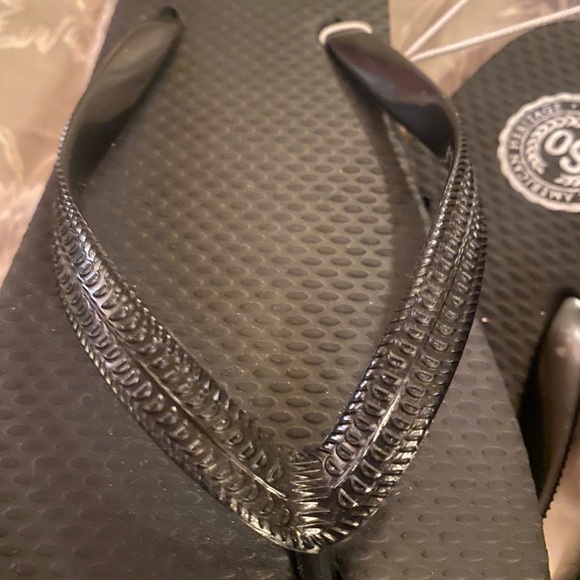 Two pairs of black sandals in size 5. Guess and SO. - Picture 6 of 8